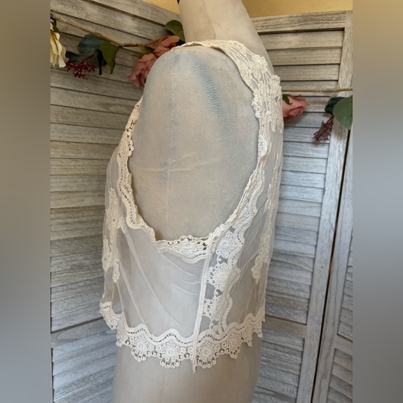 LACE CROCHET & MESH VEST by Pinky, Women’s SZ M, Floral Embroidery Cream/Ivory - Picture 4 of 16